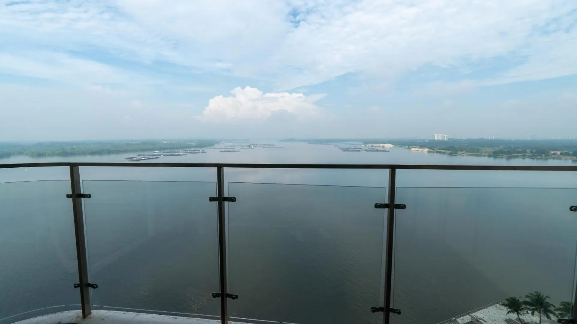Bay Laurel Sunset Full Seaview Apartment Johor Bahru