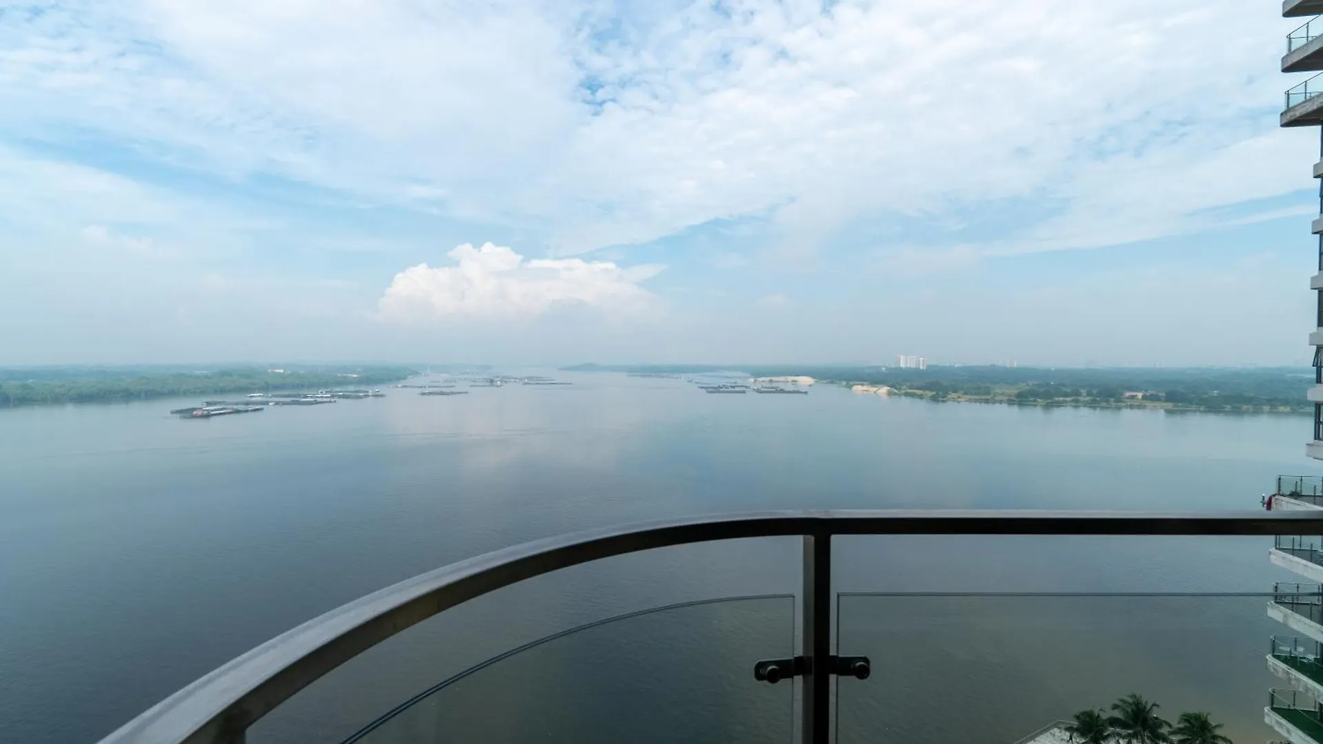 Bay Laurel Sunset Full Seaview Apartment Johor Bahru
